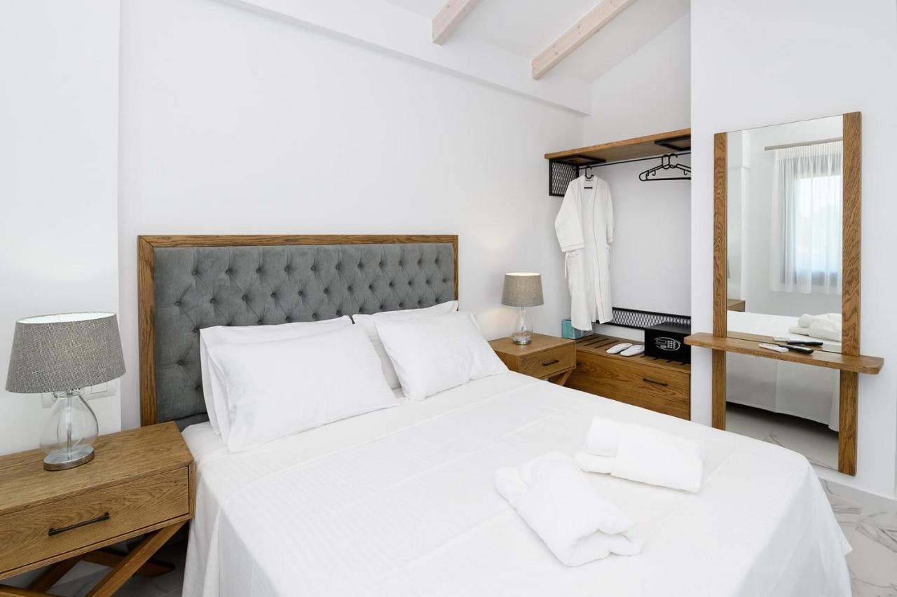 Momento Luxury Apartments Walking Distance From The Beach Nikiana Exterior foto