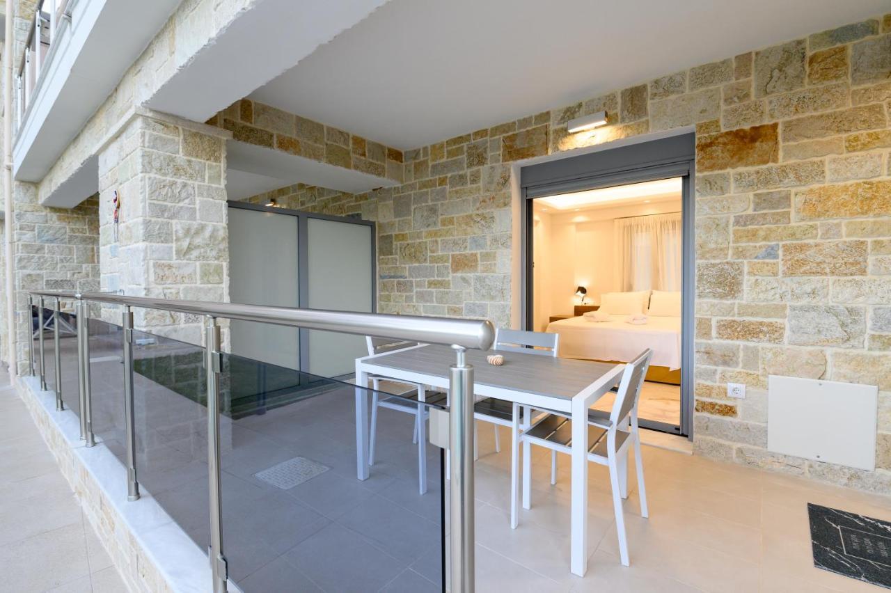 Momento Luxury Apartments Walking Distance From The Beach Nikiana Exterior foto